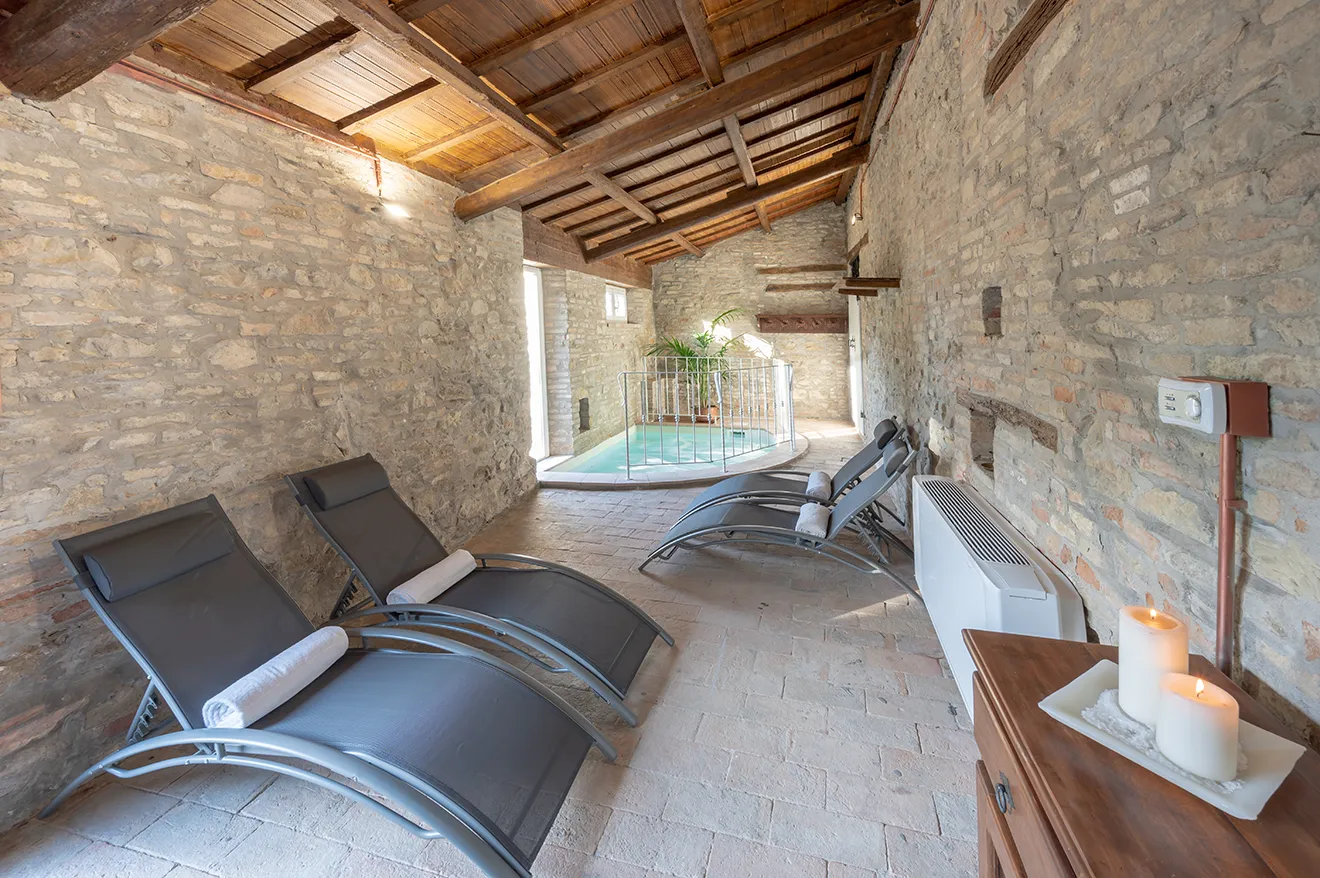 Vista dall'alto sul giradino della Tenuta Sant'Apollinare Mondaino