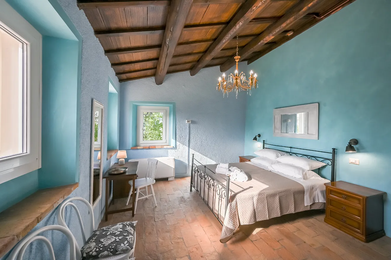 Camera da letto azzurra